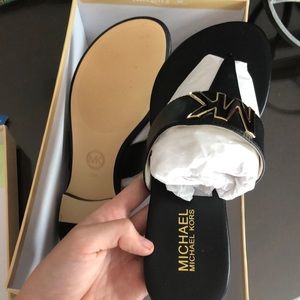 MK sandals size 7